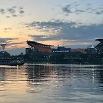 Sprawling Stadium Views Wonderful Location 24-7 Parking Gym Lounge
