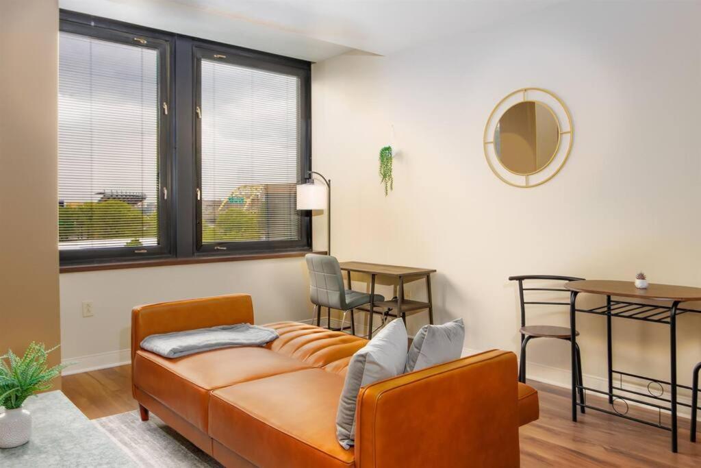 Apartamento Sprawling Stadium Views Wonderful Location 24-7 Parking Gym Lounge