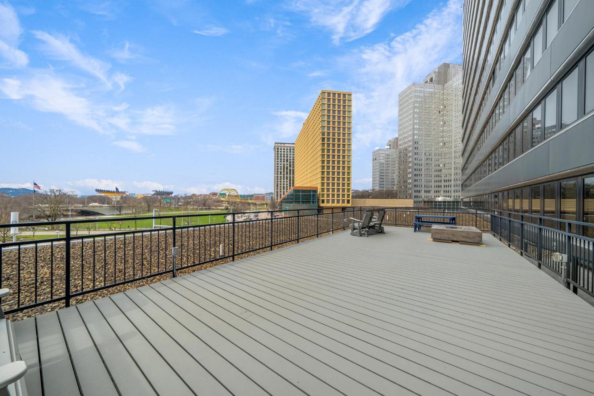 Sprawling Stadium Views Wonderful Location 24-7 Parking Gym Lounge Apartamento *