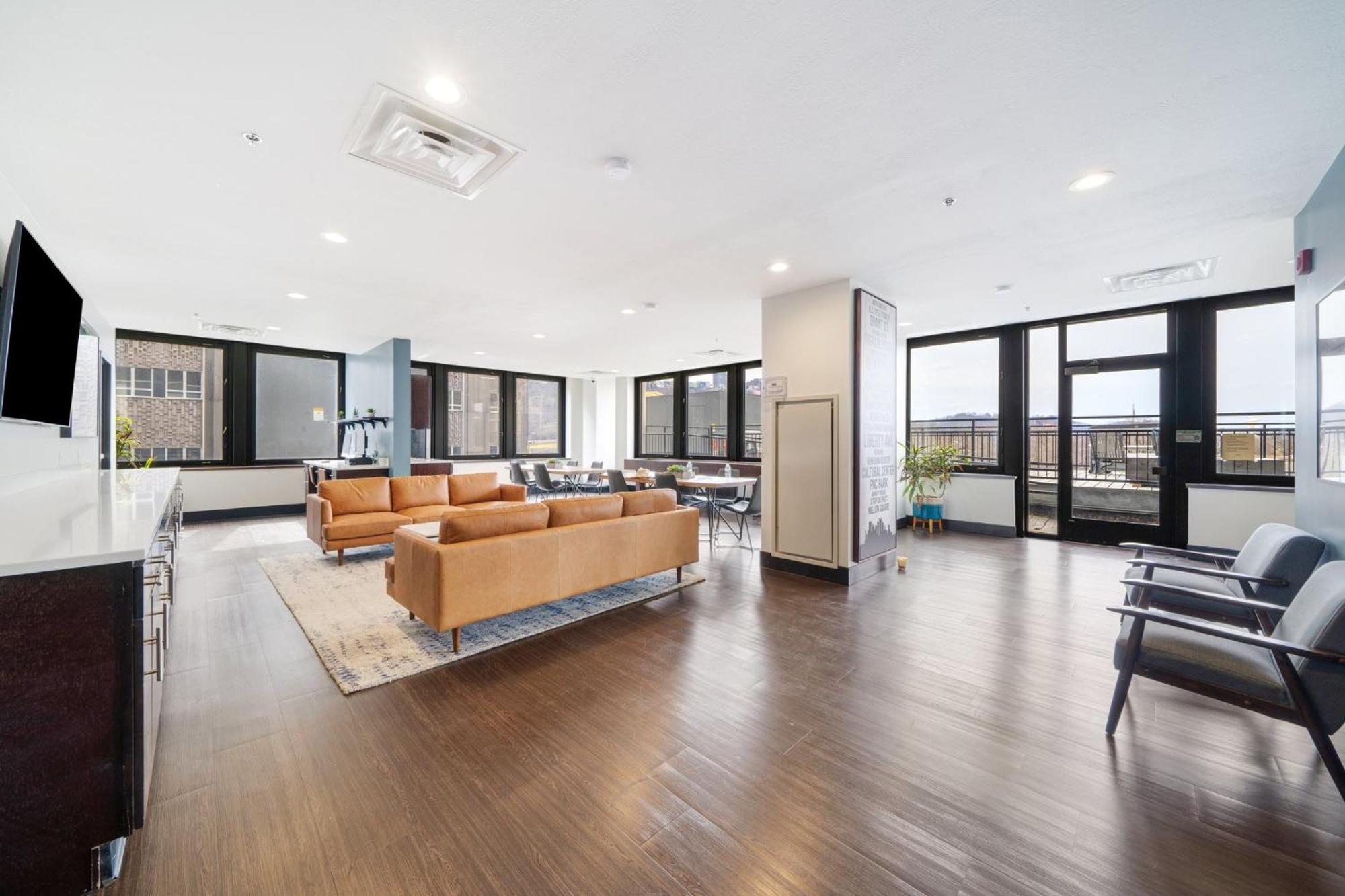 Apartamento Sprawling Stadium Views Wonderful Location 24-7 Parking Gym Lounge *